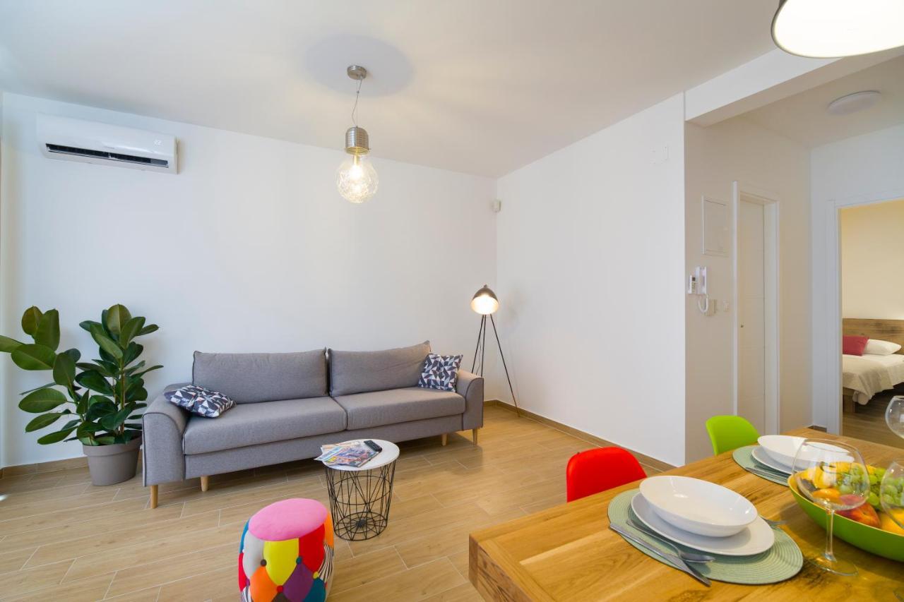 Apartments Bulli Trogir Eksteriør bilde