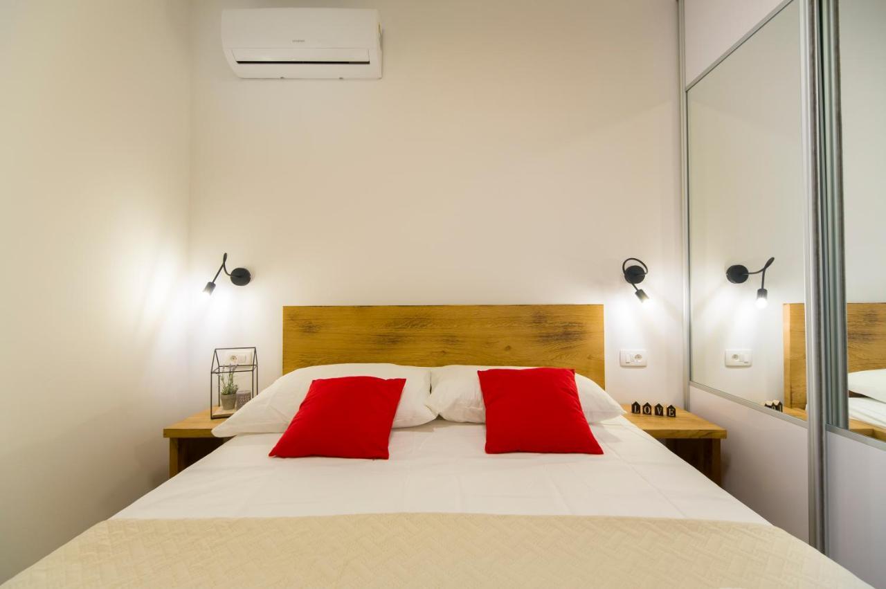 Apartments Bulli Trogir Eksteriør bilde