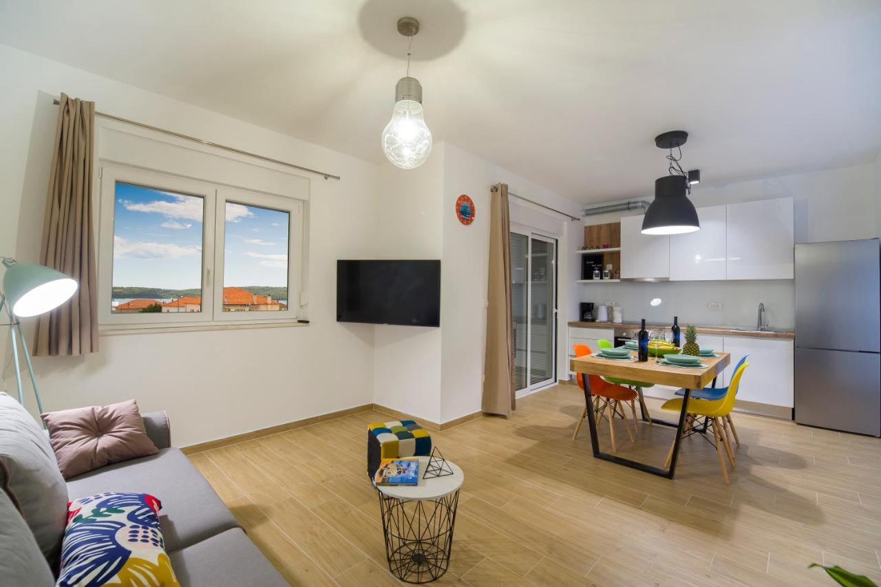 Apartments Bulli Trogir Eksteriør bilde