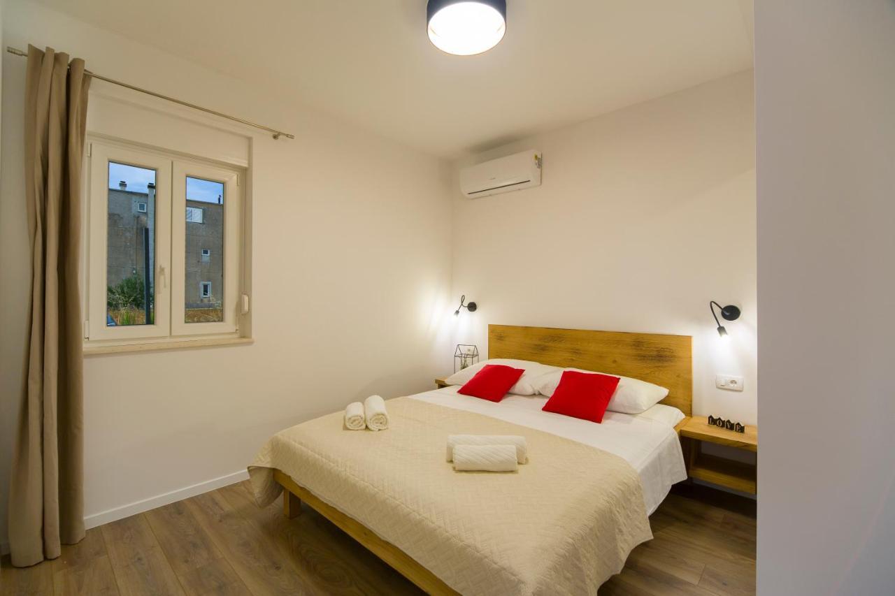 Apartments Bulli Trogir Eksteriør bilde