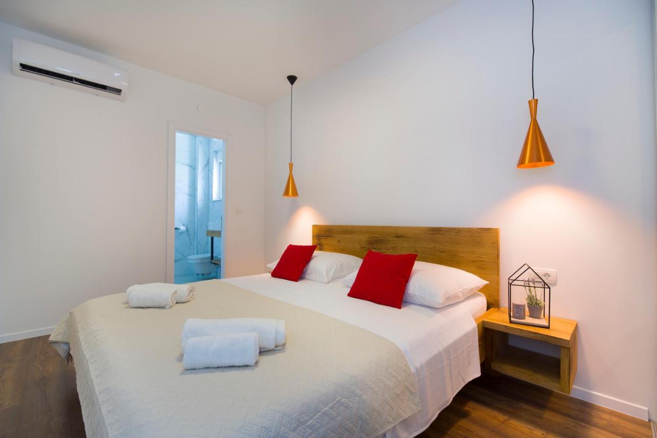 Apartments Bulli Trogir Eksteriør bilde