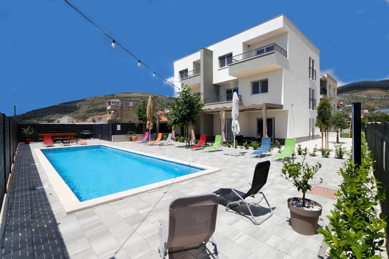 Apartments Bulli Trogir Eksteriør bilde