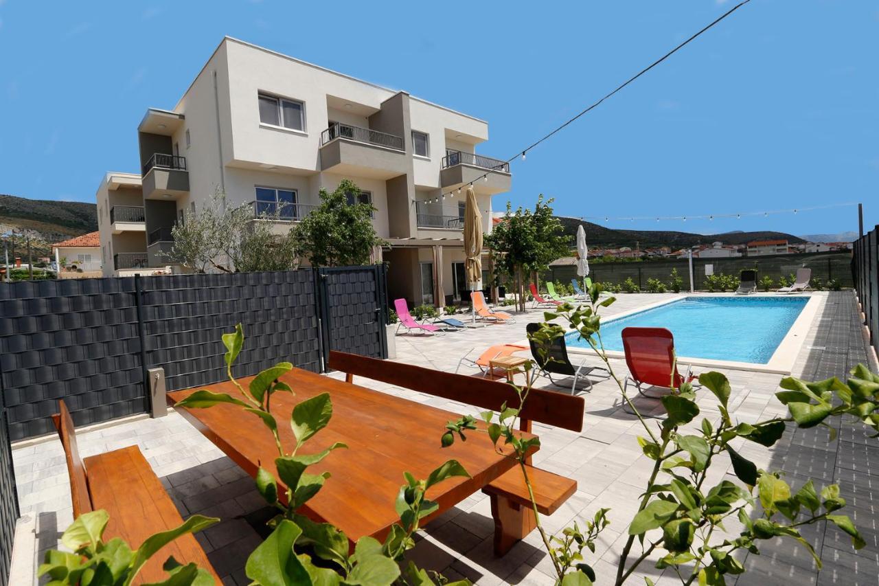 Apartments Bulli Trogir Eksteriør bilde