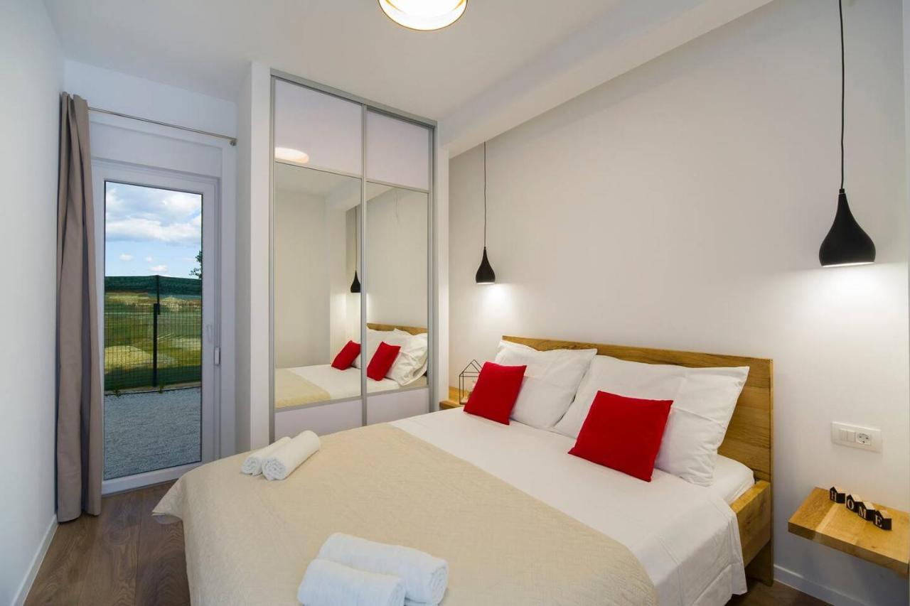 Apartments Bulli Trogir Eksteriør bilde