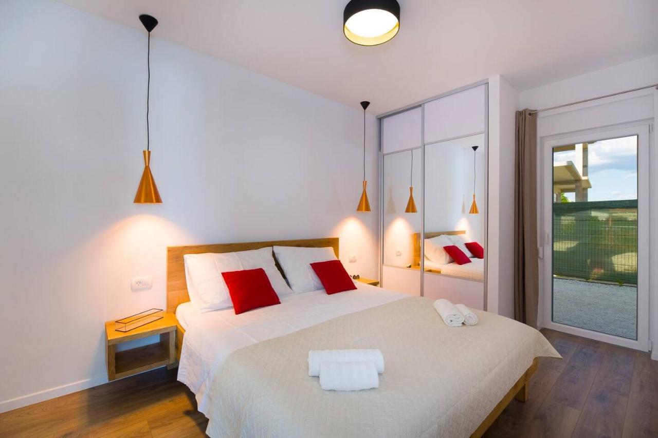 Apartments Bulli Trogir Eksteriør bilde
