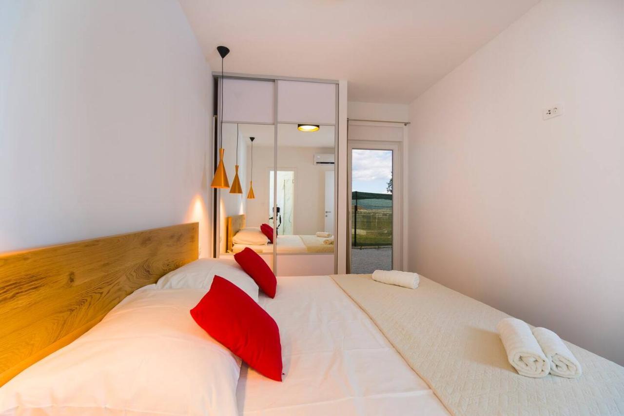 Apartments Bulli Trogir Eksteriør bilde
