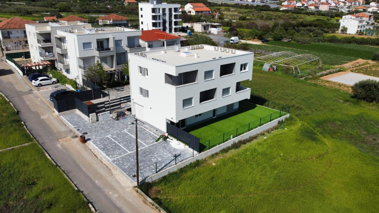 Apartments Bulli Trogir Eksteriør bilde